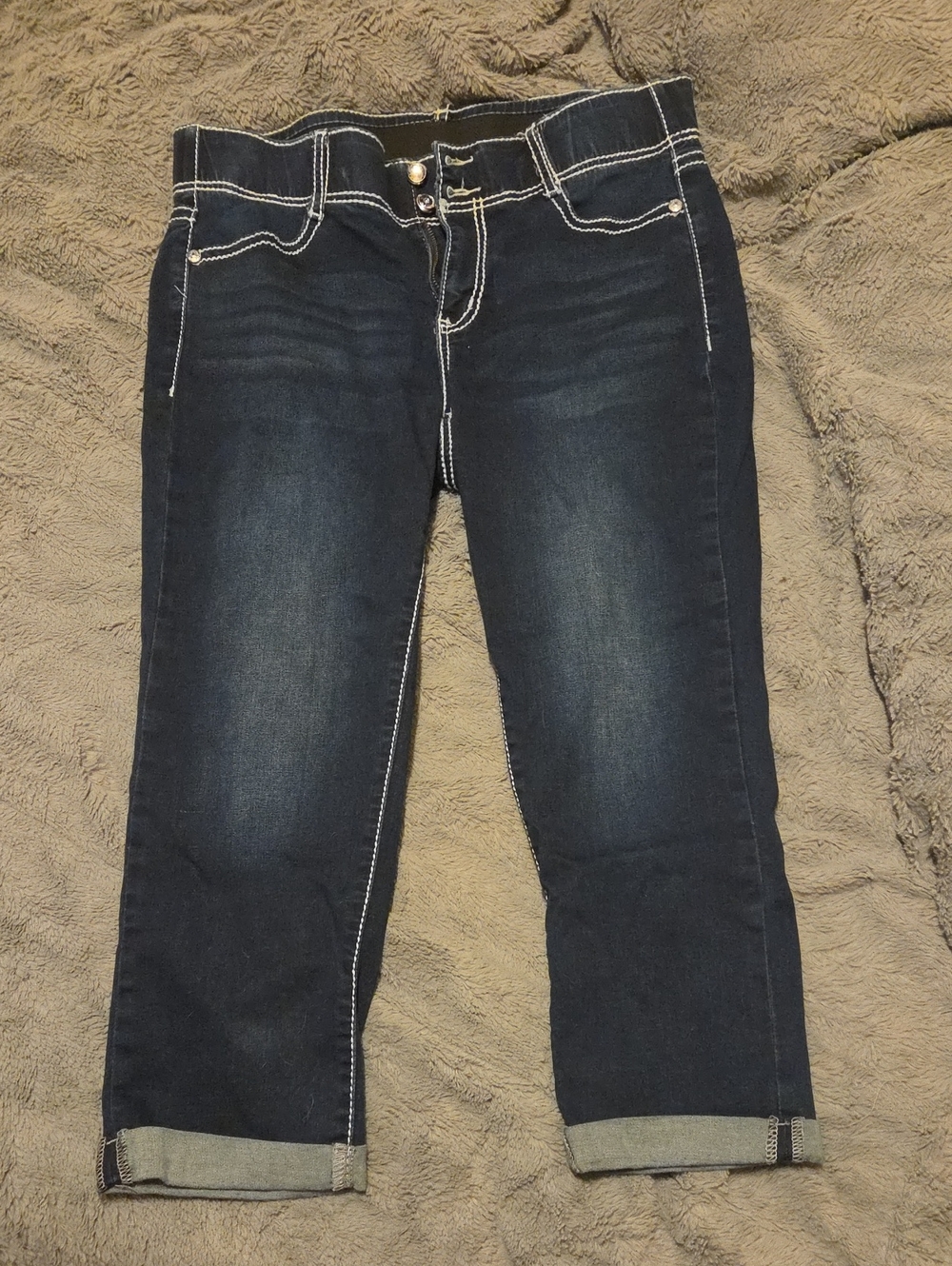 Apt. 9 Dark Blue Cropped Jeans with White Contrast Stitching